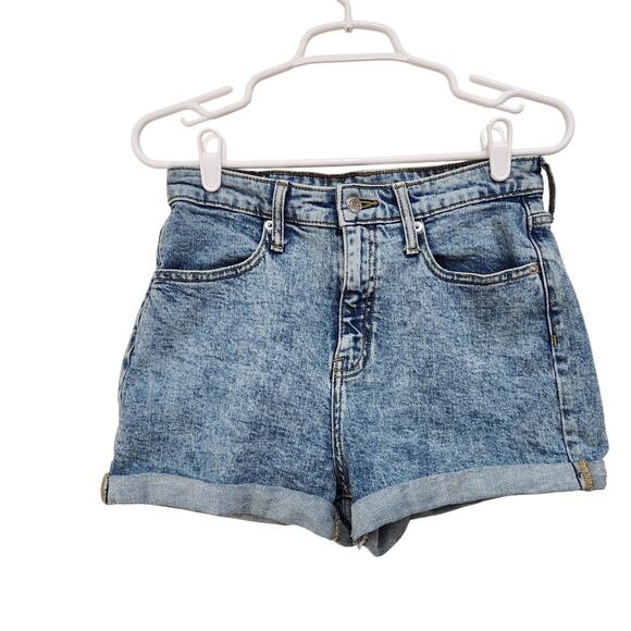 Wild Fable High Rise Mom Denim Shorts Blue Cuffed Hem Light Wash Size 8 29 R - Picture 1 of 7